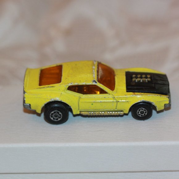 Matchbox Lesney Superfast Series Ford Boss Mustang No. 44  Yellow 1972 - Picture 3 of 5